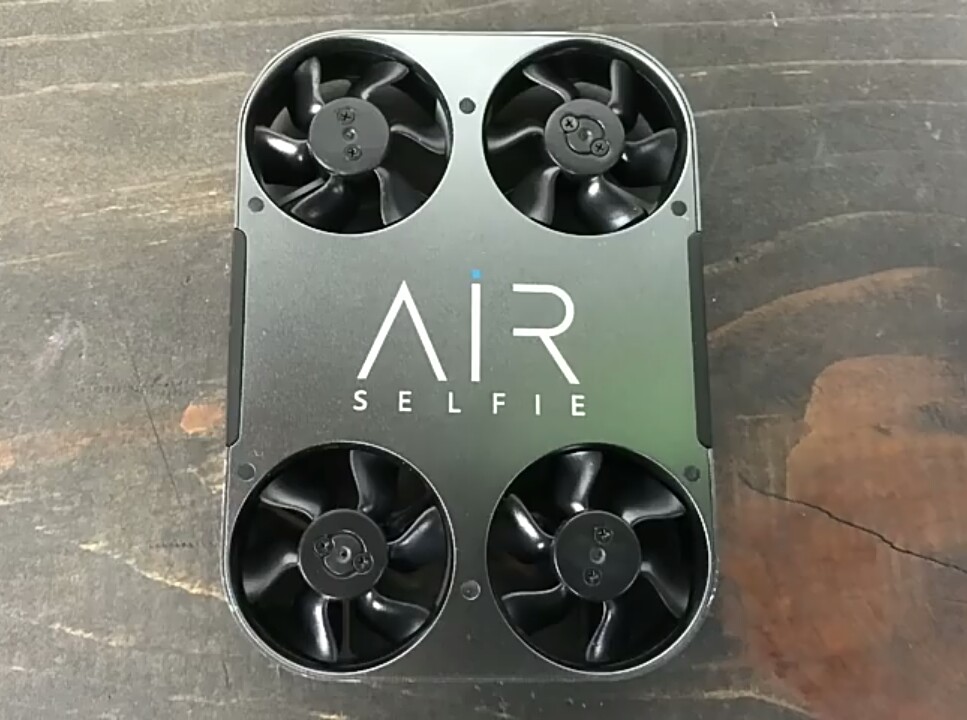 Air Selfie - dron za fotografije