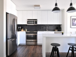 Како постићи елегантан и модеран дизајн у кухињи?