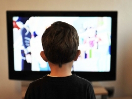 ЗАШТИТИТЕ ДЕТЕ од негативног утицаја телевизије - ОВО МОРАТЕ ЗНАТИ